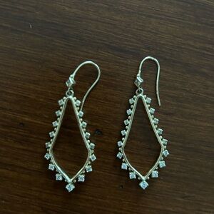 Kendra Scott Sophee Crystal drop earrings in gold.